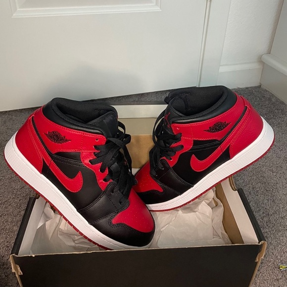 Air Jordan Mid Banned 2020 NEVER WORN